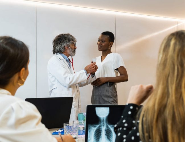 Consultas externas en Guatemala: especialidades médicas y espacios modernos para los pacientes